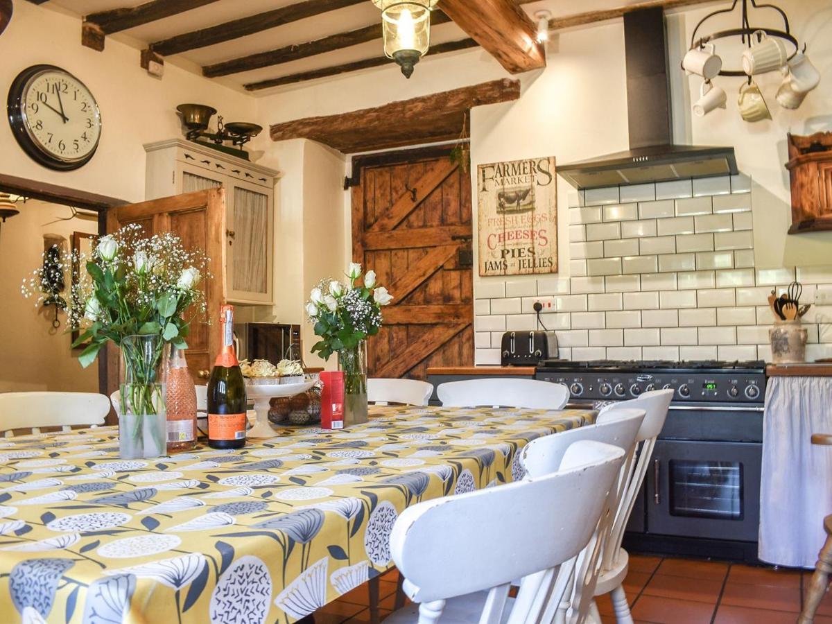 Lea Hall Farmhouse Tissington 외부 사진